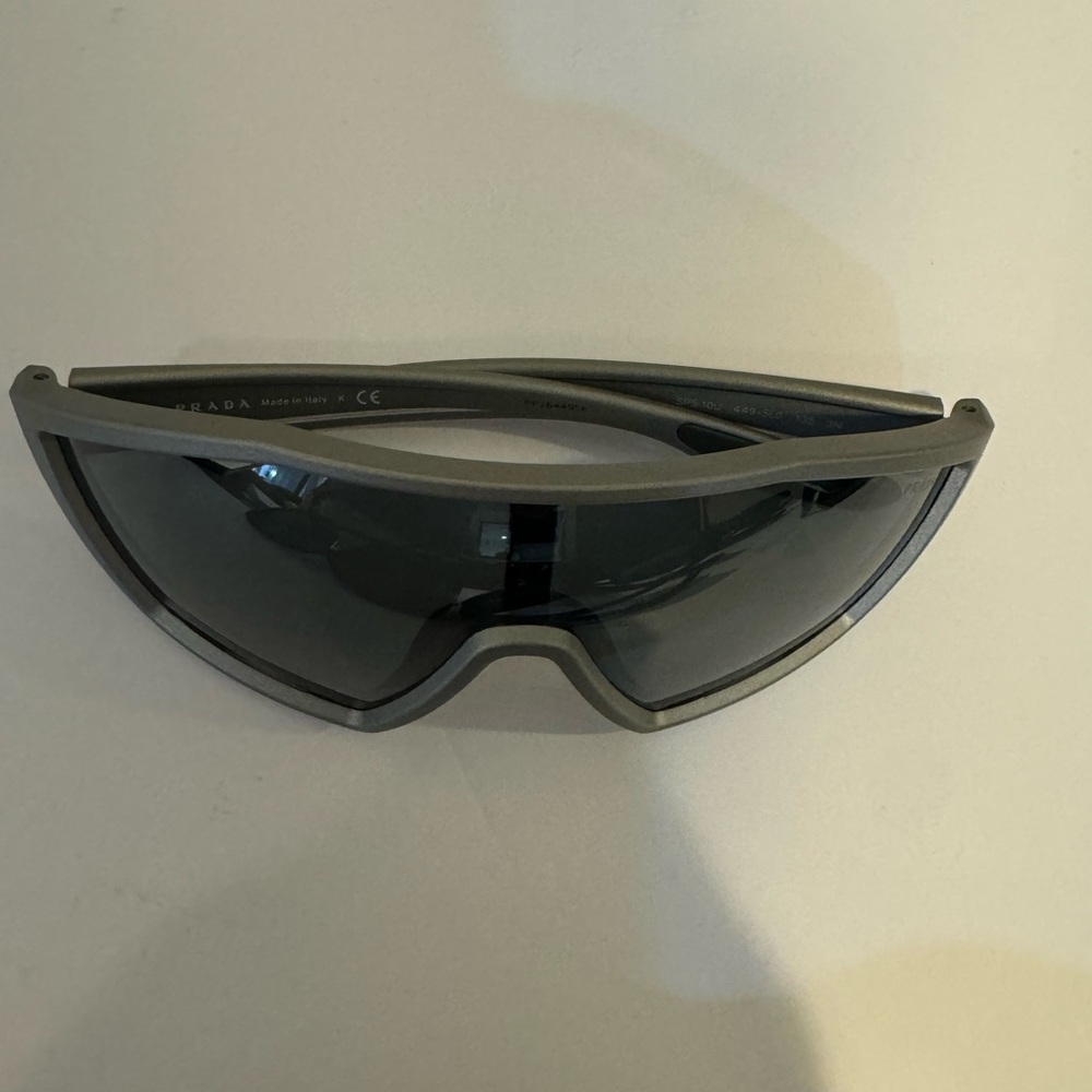 Prada LINEA ROSA sunglasses - Picture 2 of 4
